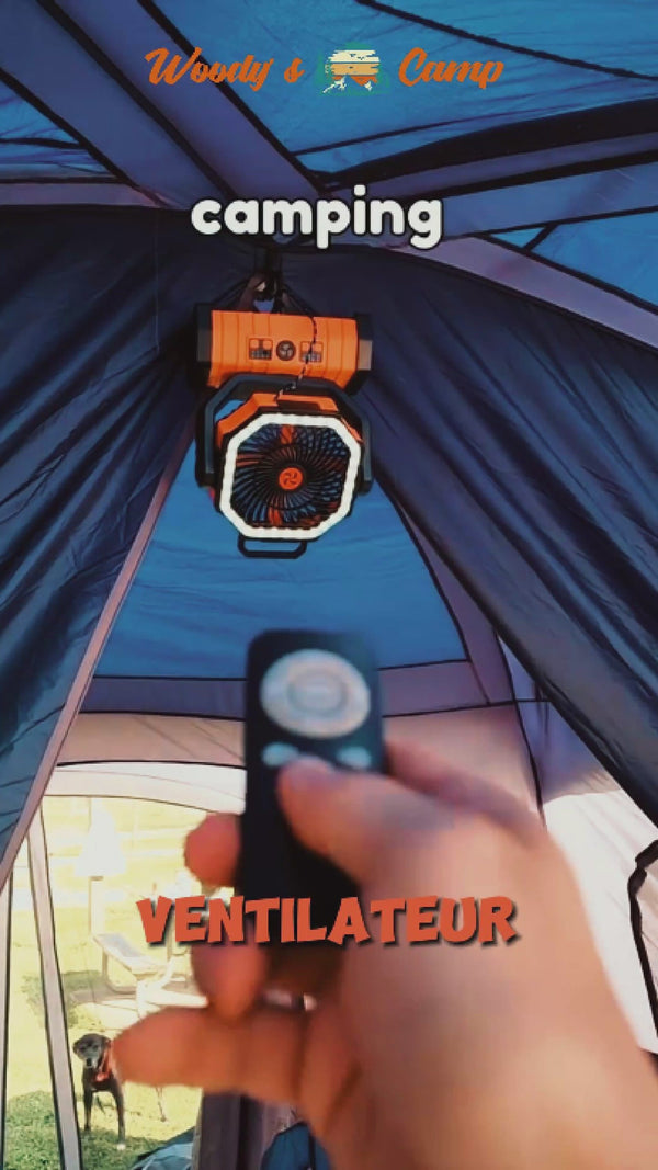Ventilateur de camping multifonction 3 en 1 avec télécommande, installé dans une tente bleue pour une aventure en plein air.